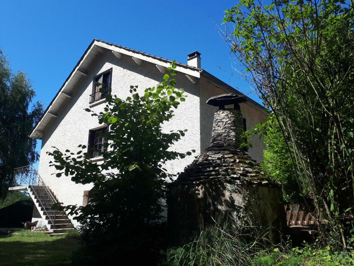Location De Vacances A Gourdon En Bouriane Exterior foto