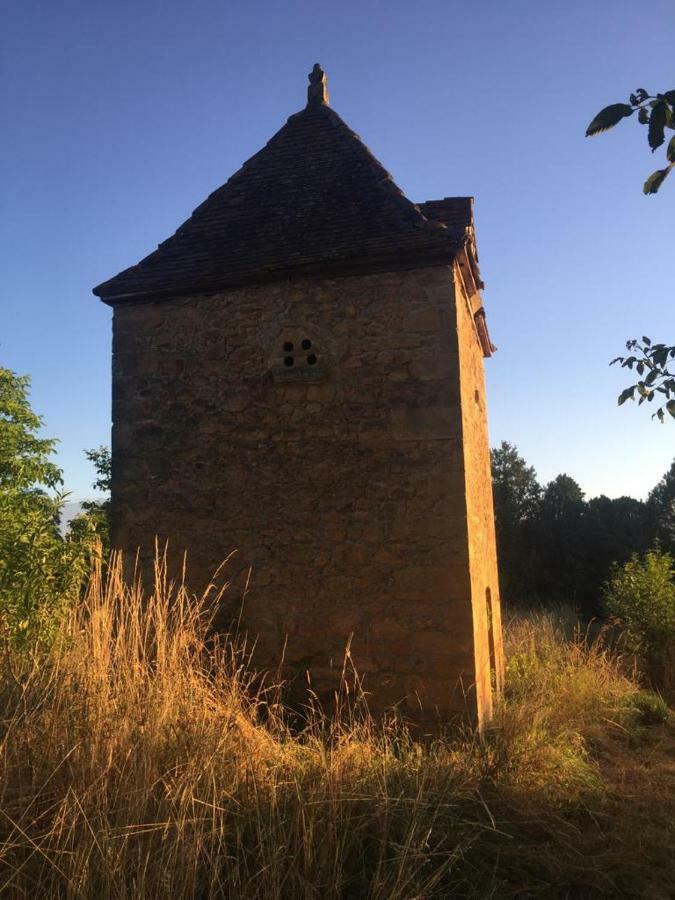 Location De Vacances A Gourdon En Bouriane Exterior foto